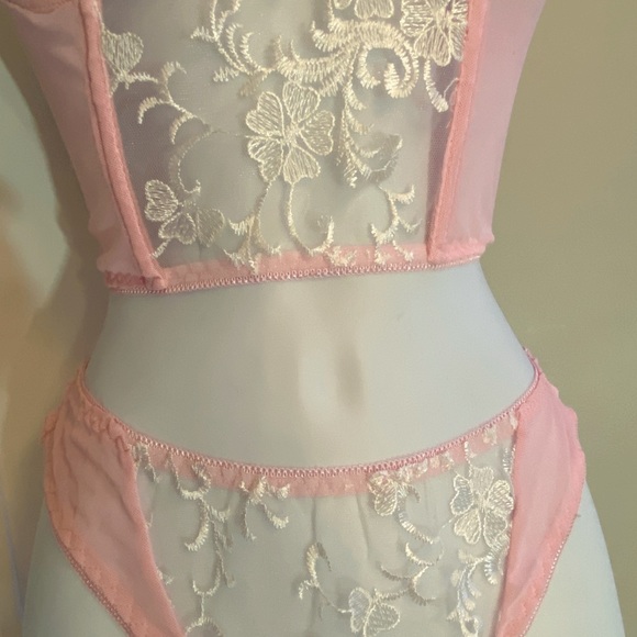 🌸 🆕 Dainty Lingerie set 🌸 - Picture 7 of 8